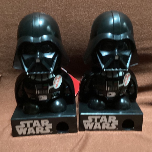 Star Wars Dart Vader Dispenser With Candy Pieces NEW - Picture 3 of 10